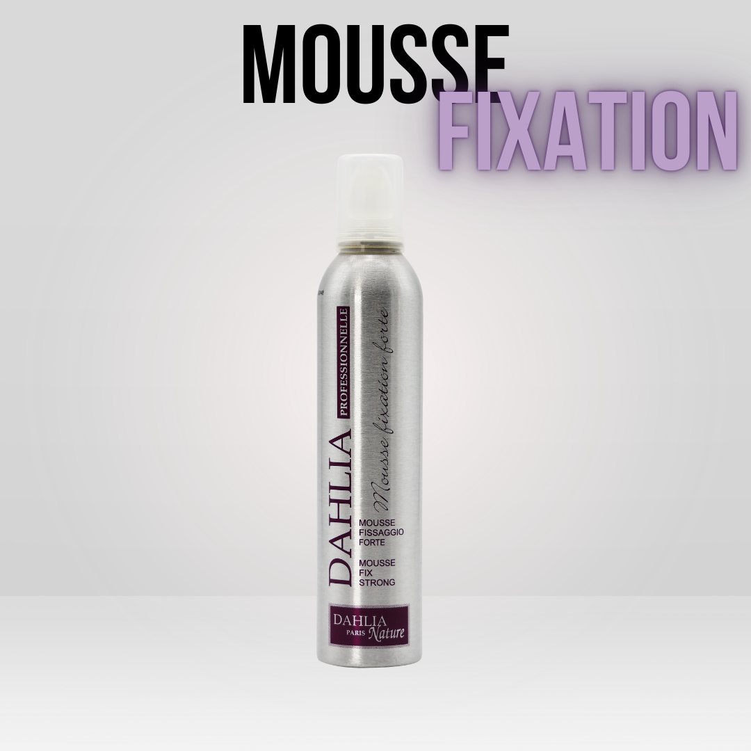 Pot argenté de mousse professionnelle Dahlia Color fixation forte 300 ml avec texte noir et violet : une mousse coiffante professionnelle économique offrant un excellent rapport qualité-prix. Dahlia Color Professionnel